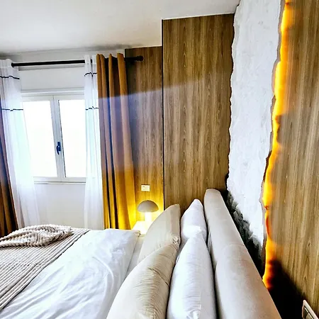 Premium Azure Center Apartment