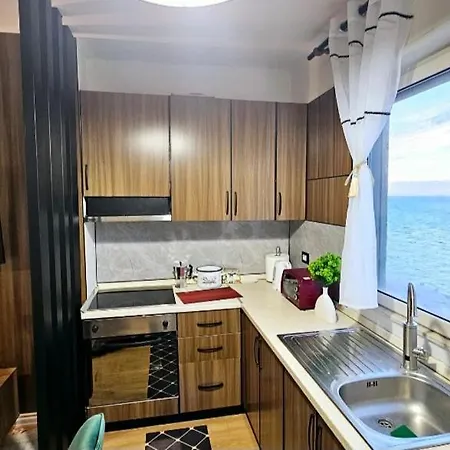 Premium Azure Center Apartment