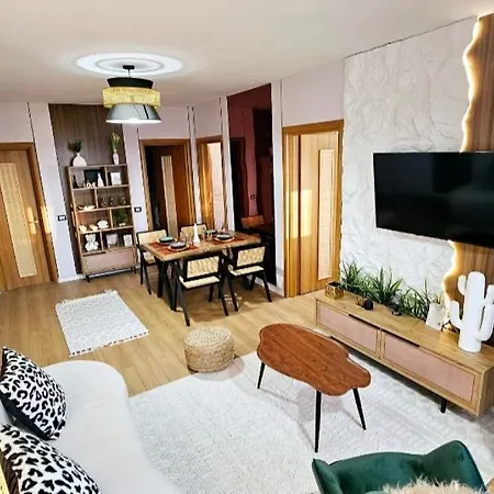 Premium Azure Center Apartment