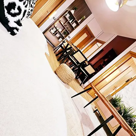 Premium Azure Center Apartment
